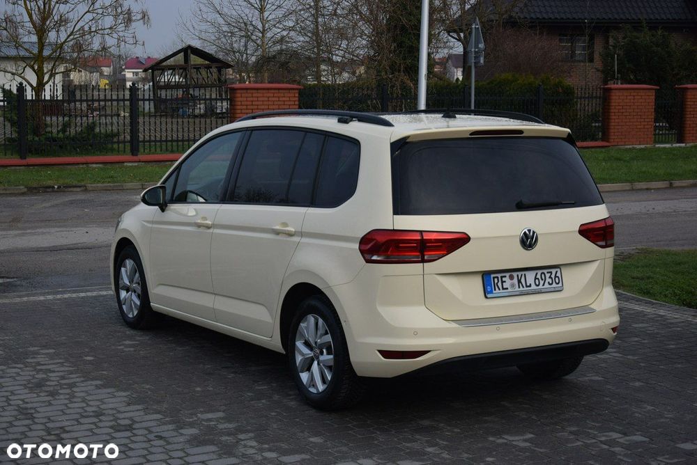 Volkswagen Touran - 9