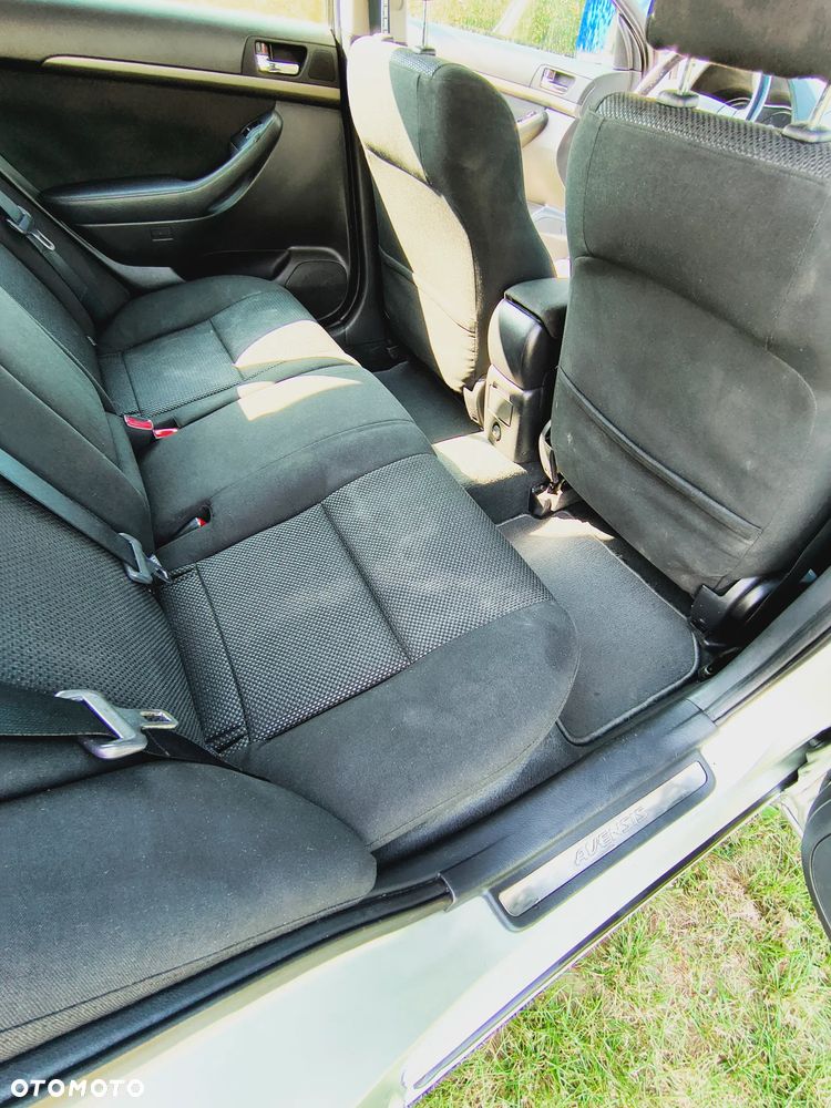 Toyota Avensis 2.0 D-4D Combi - 7