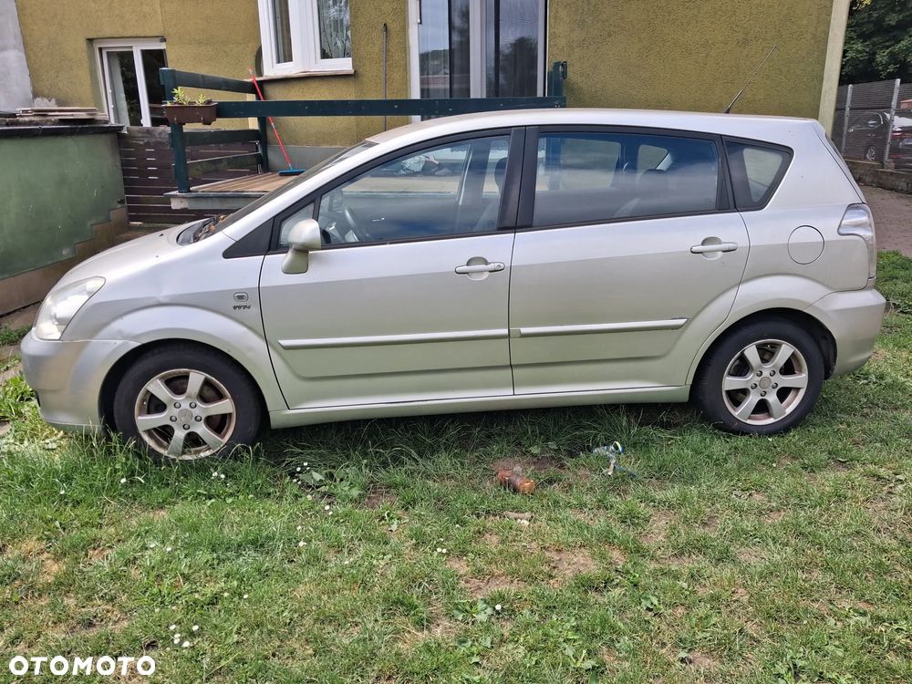 Toyota Corolla Verso - 1