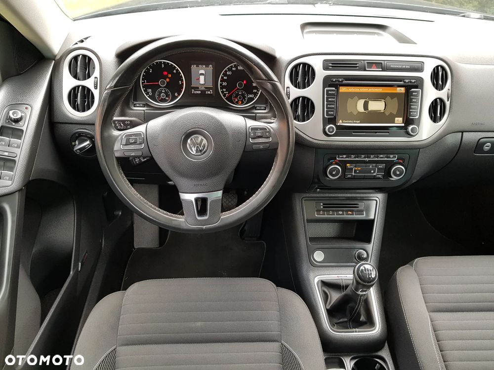 Volkswagen Tiguan 2.0 TDI DPF 4Motion BlueMotion Technology Lounge Sport & Style - 30