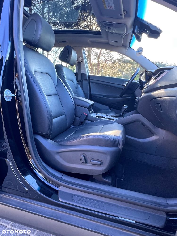 Hyundai Tucson 2.0 CRDI 4WD Automatik Premium - 22