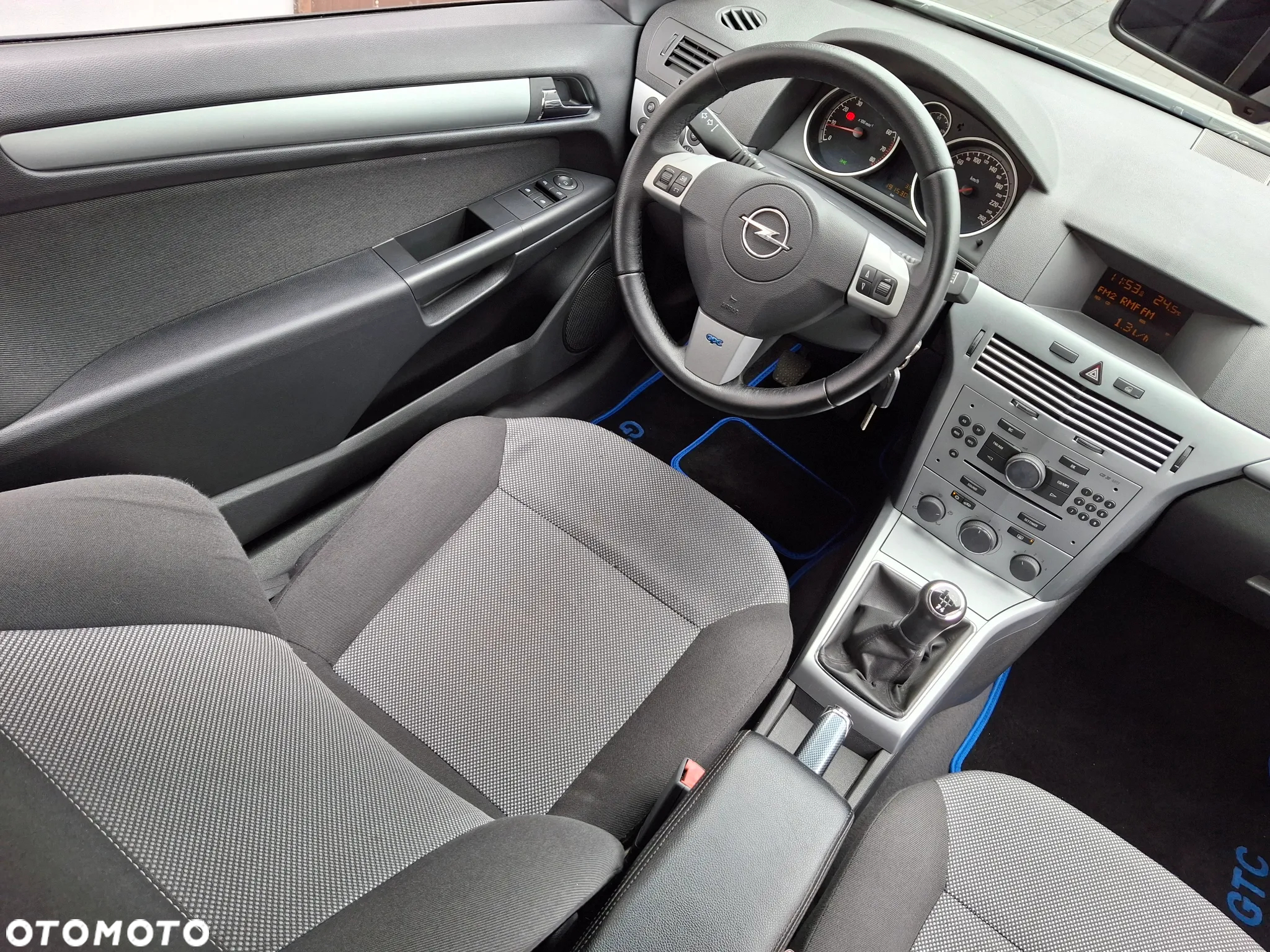 Opel Astra GTC 1.6 - 13