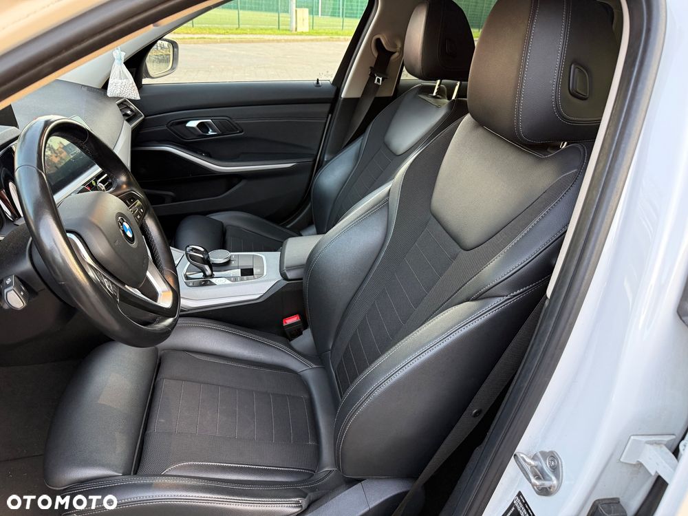 BMW Seria 3 320d Luxury Line - 4