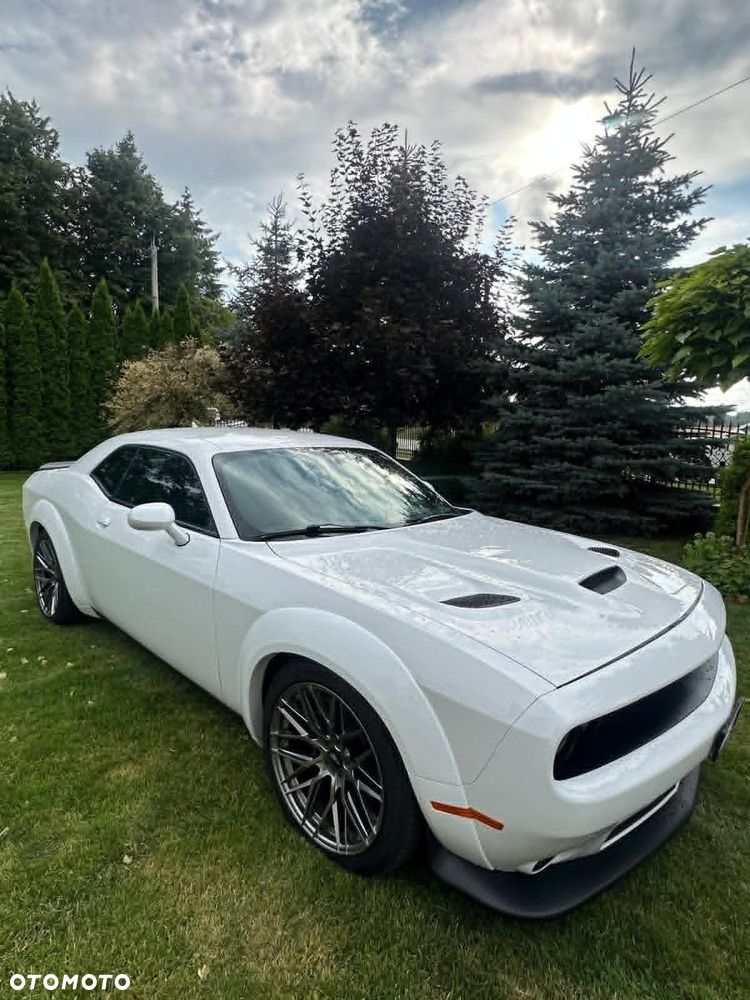 Dodge Challenger 6.4 Scat Pack - 18