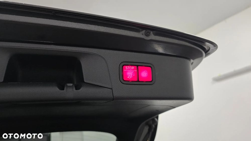 Mercedes-Benz GLC 300 de 4Matic 9G-TRONIC AMG Line - 11