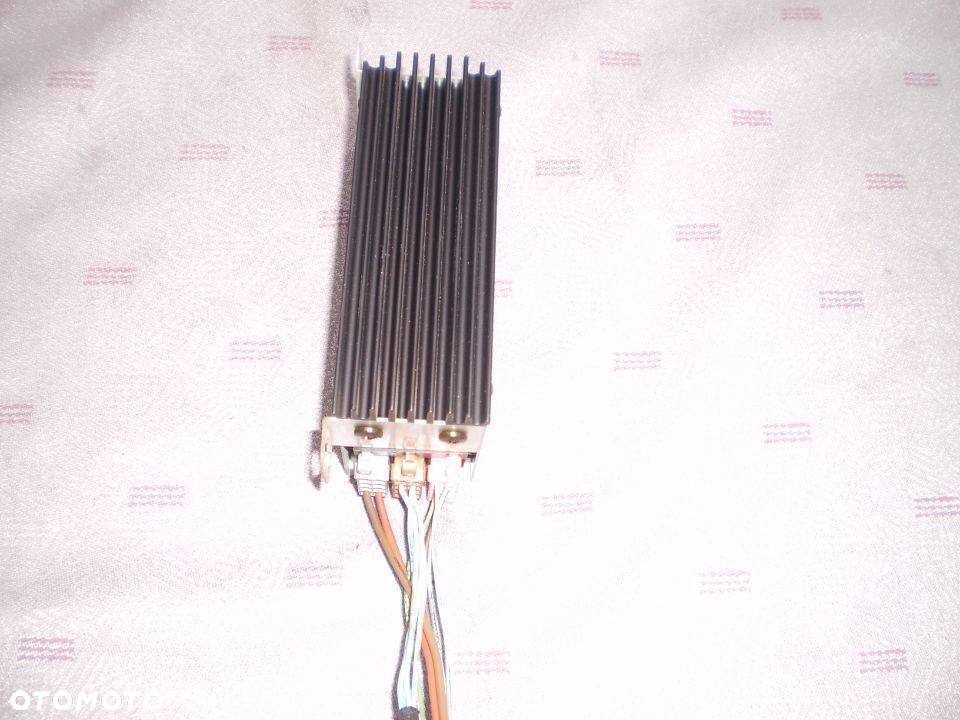 przetwornica napięcia 24 V-12V blaupunkt  nr 7607273006 - 2