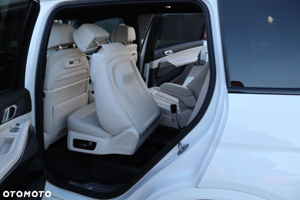 BMW X7 M50i sport - 30