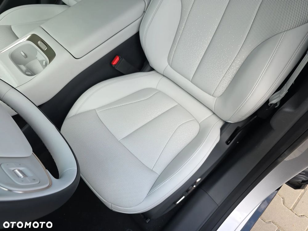 XPeng P7+ 74.9 kWh RWD Long Rage Pro - 13