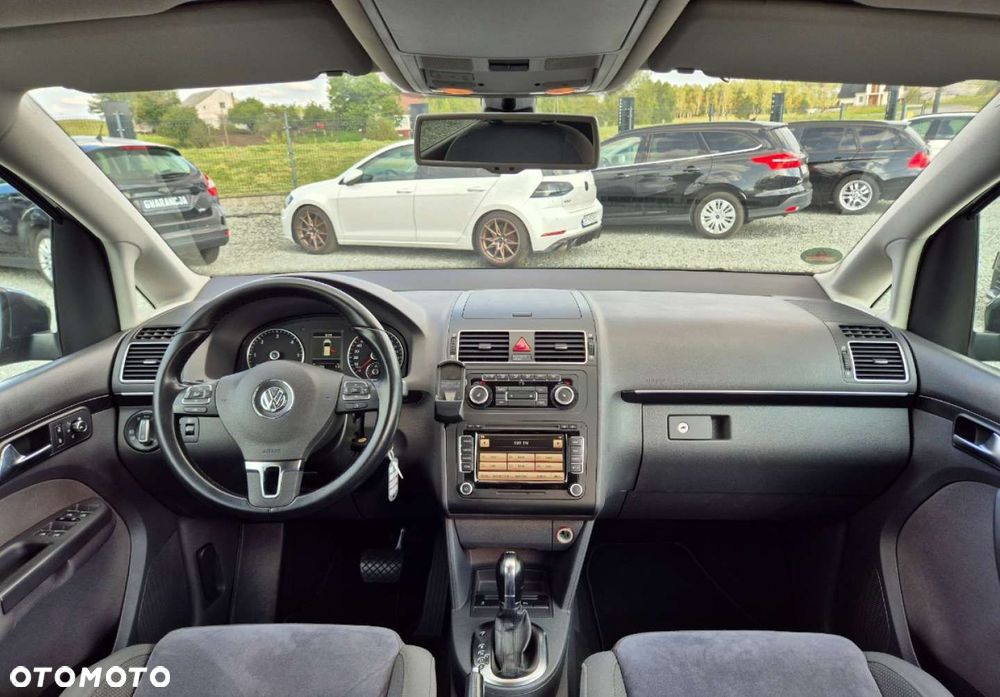 Volkswagen Touran - 17
