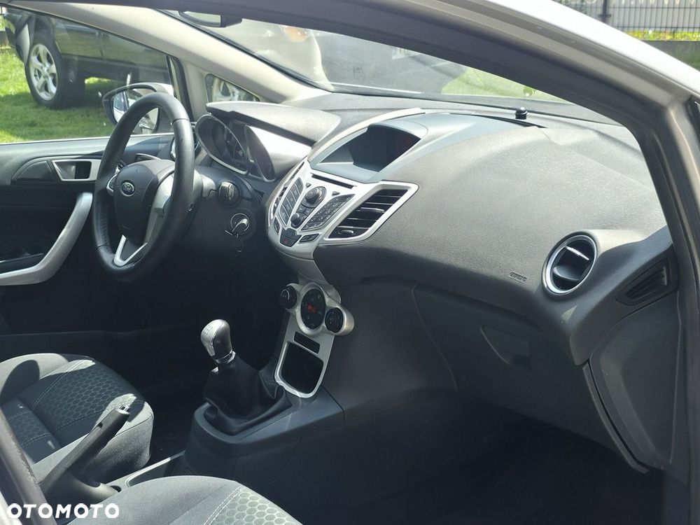 Ford Fiesta - 11