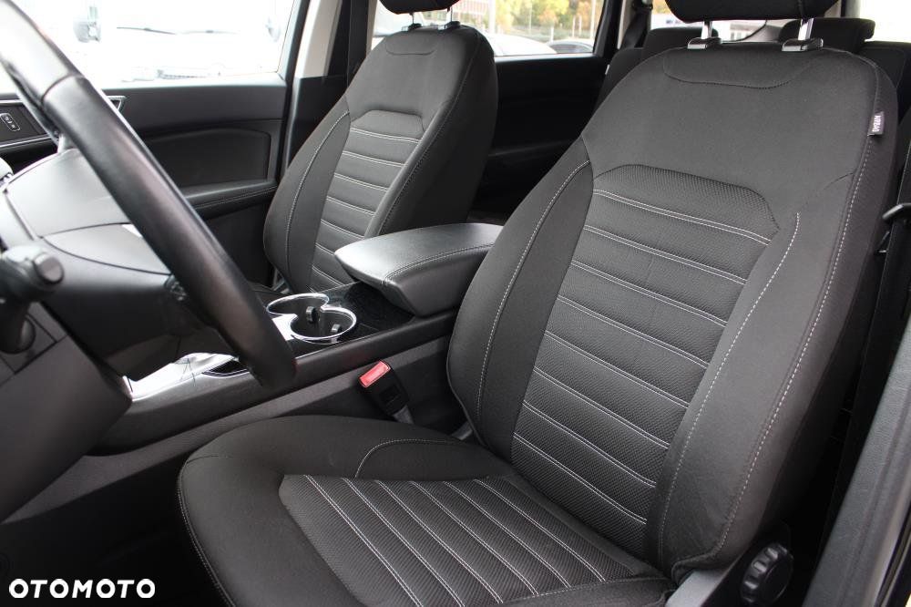 Ford Galaxy - 9