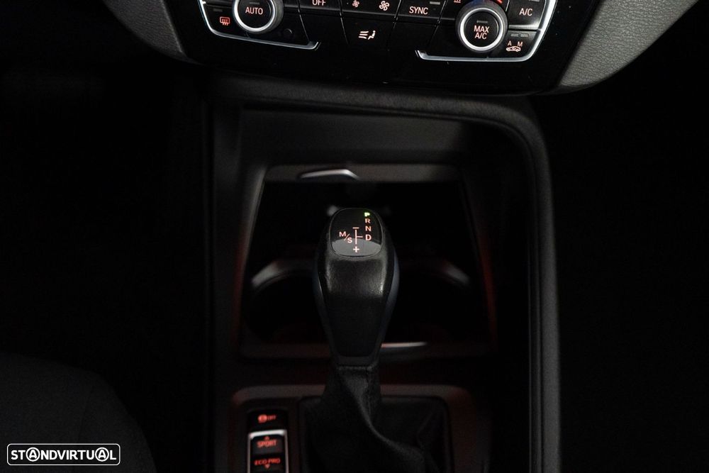 BMW X1 25 e xDrive Corporate Edition - 23