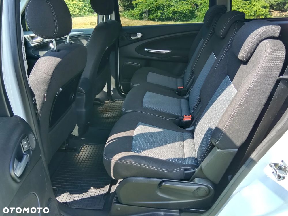 Ford Galaxy - 13