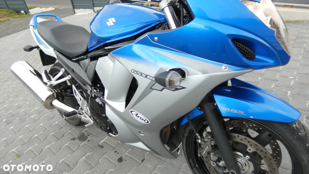 Suzuki GSX - 19