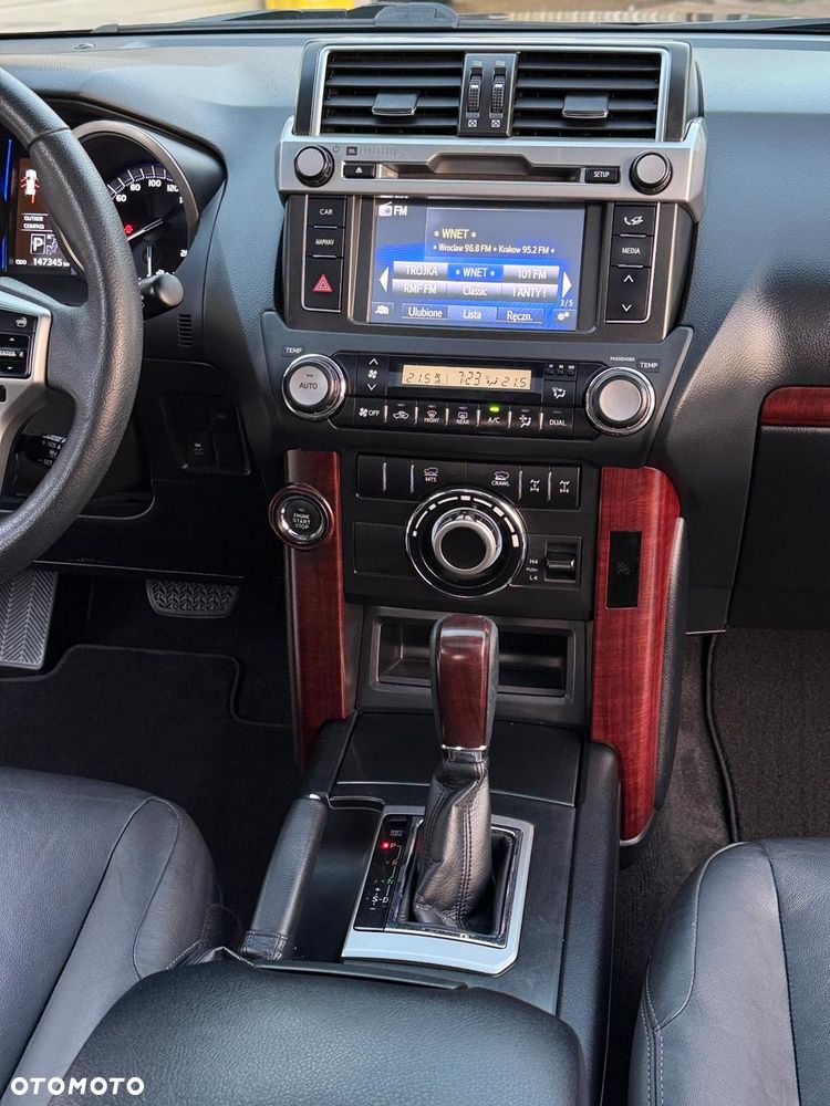 Toyota Land Cruiser LC 4.0 V6 Invincible - 24