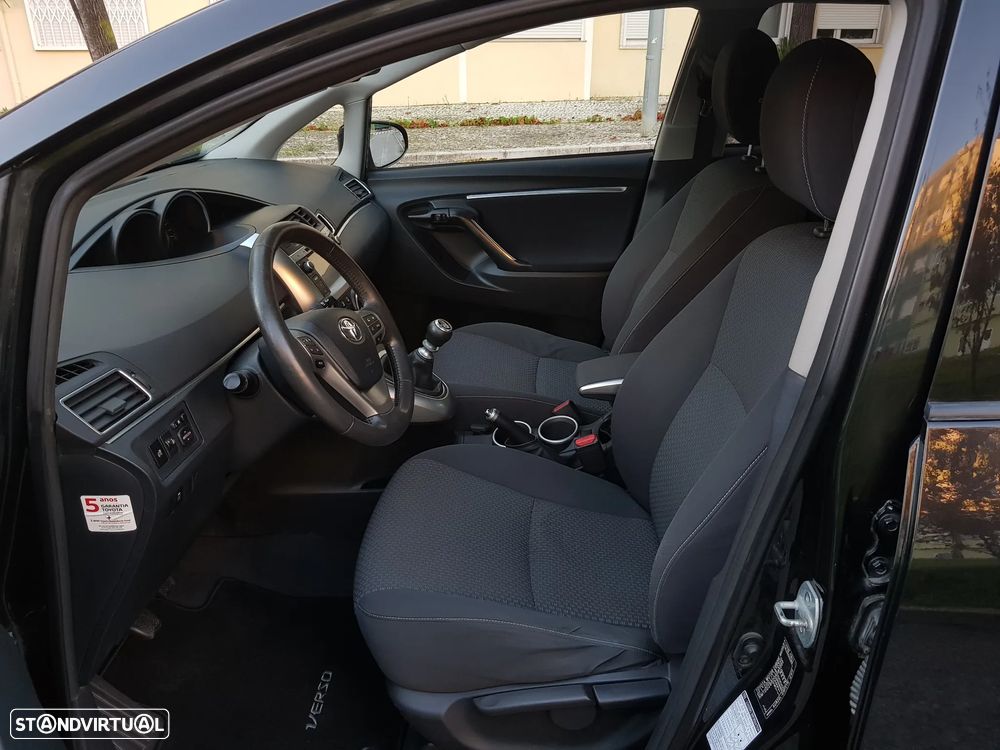 Toyota Verso 2.0 D-4D Exclusive+NAVI - 27