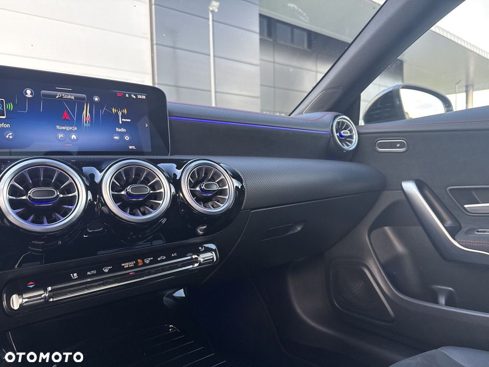Mercedes-Benz CLA 200 AMG Line 7G-DCT - 26