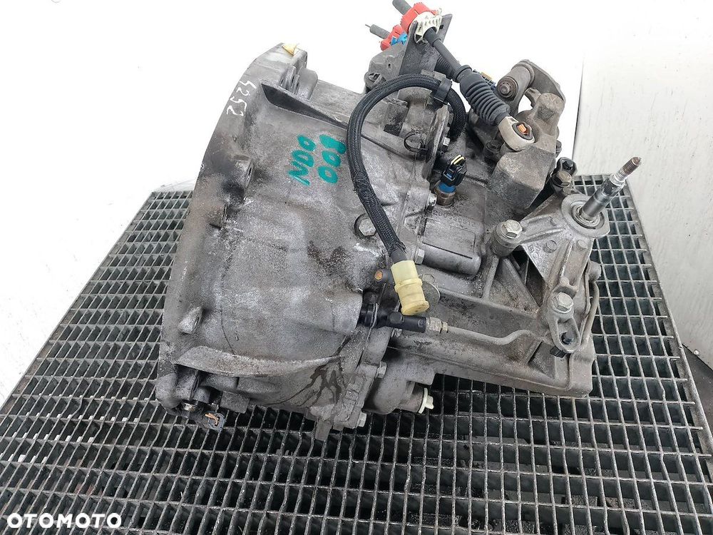 SKRZYNIA BIEGÓW MANUALNA 6 RENAULT MEGANE II FL ND0008 1.9 DCI - 2