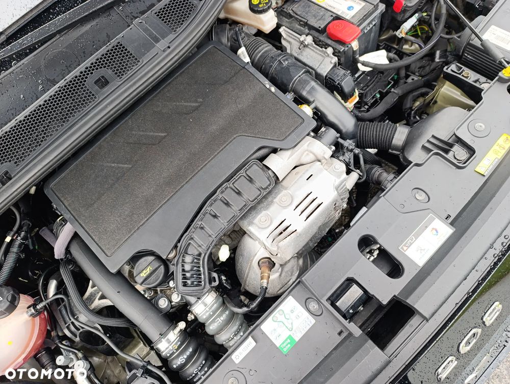 Peugeot 208 - 12
