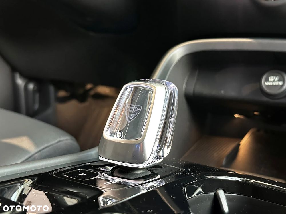 Volvo XC 40 B3 Plus Dark - 14