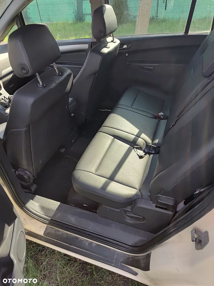 Opel Zafira - 11
