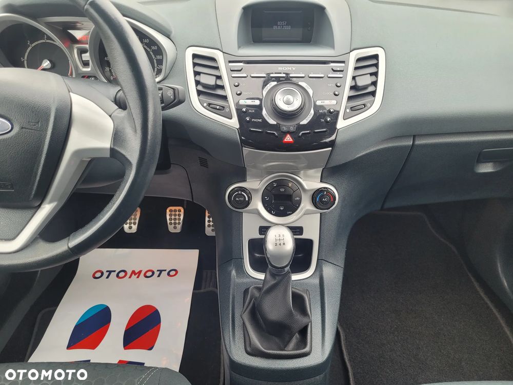 Ford Fiesta 1.6 TDCi Titanium - 18