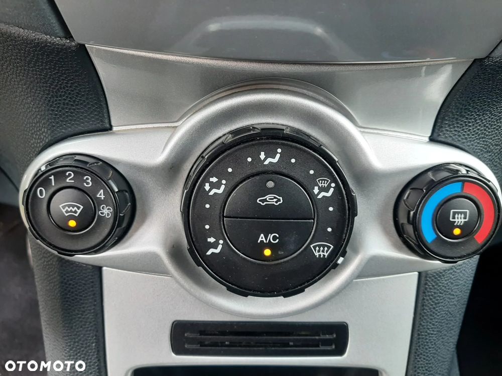 Ford Fiesta 1.25 Titanium EU6 - 26