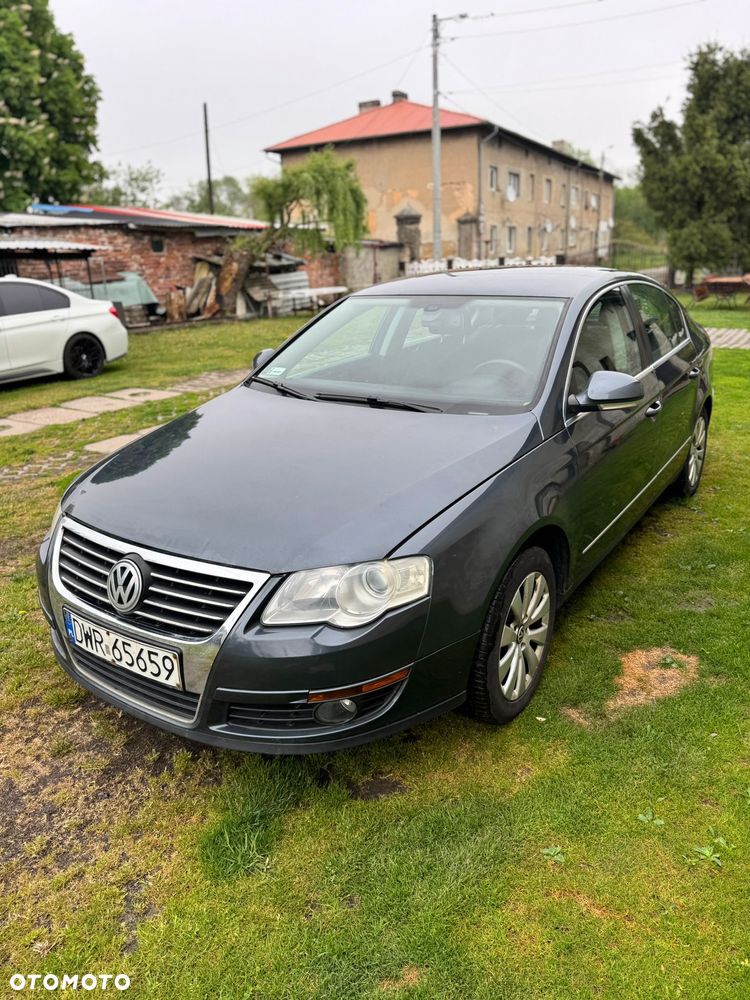 Volkswagen Passat 1.9 TDI Sportline - 1