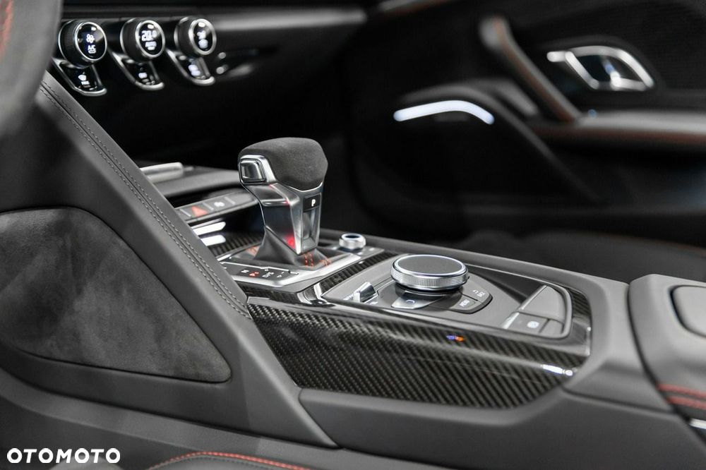 Audi R8 Coupé V10 RWD GT - 36