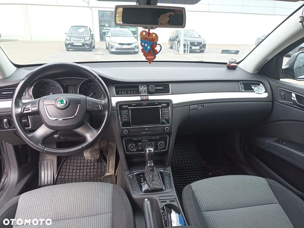 Skoda Superb 2.0 TSI Ambition DSG - 13