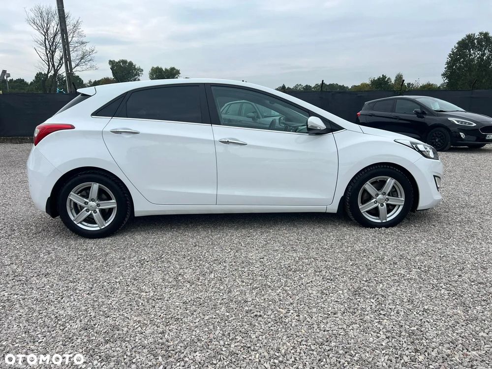 Hyundai i30 1.6 GDI Premium - 12