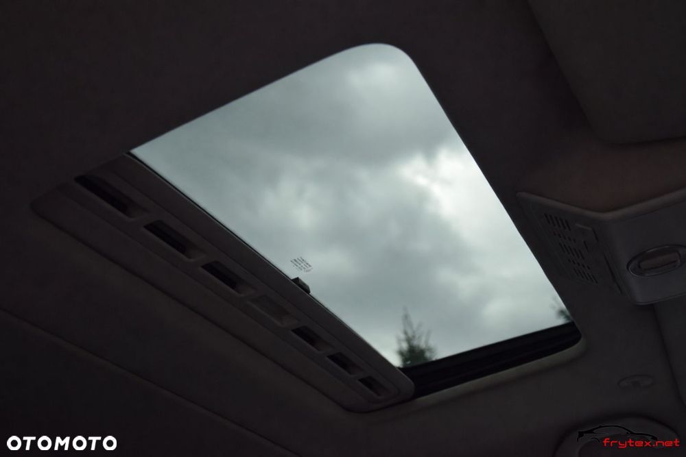 Volkswagen Caravelle - 31