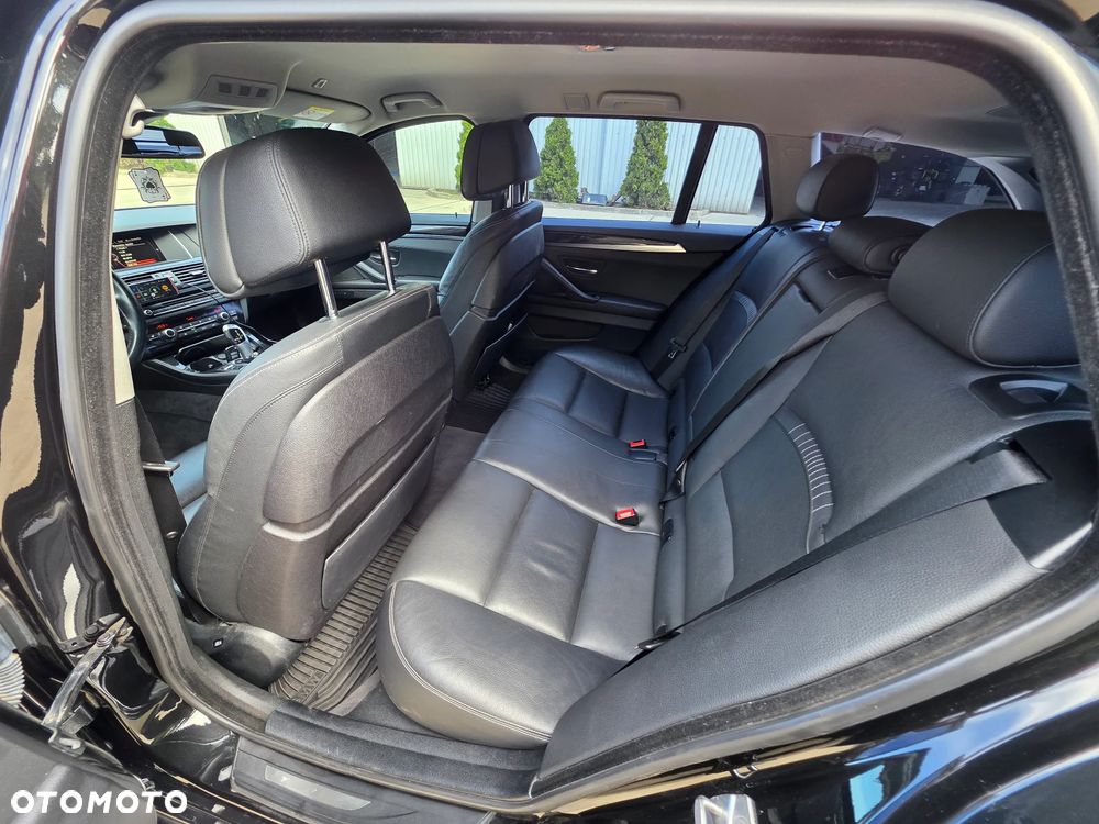 BMW Seria 5 520d xDrive - 10