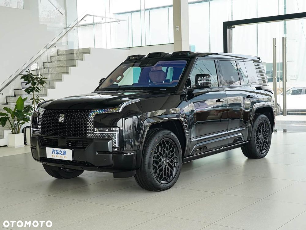 BYD Yangwang U8 - 2