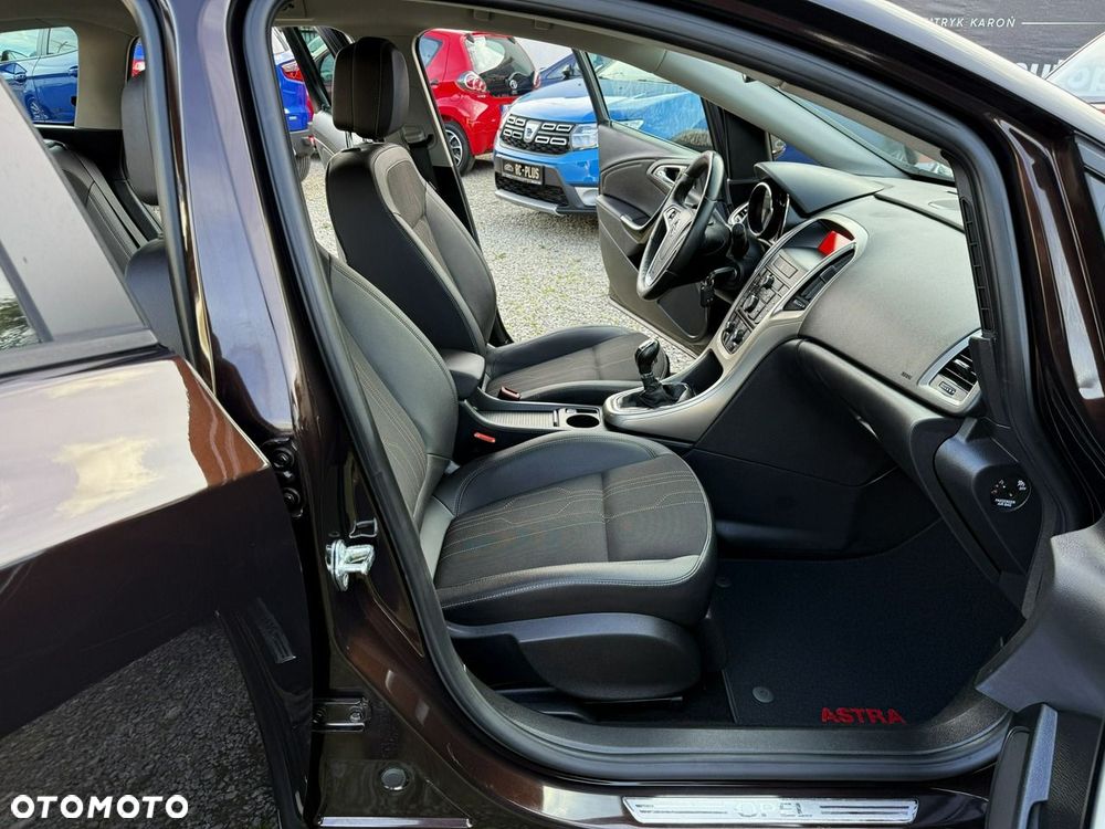 Opel Astra 1.4 Turbo 150 Jahre - 22