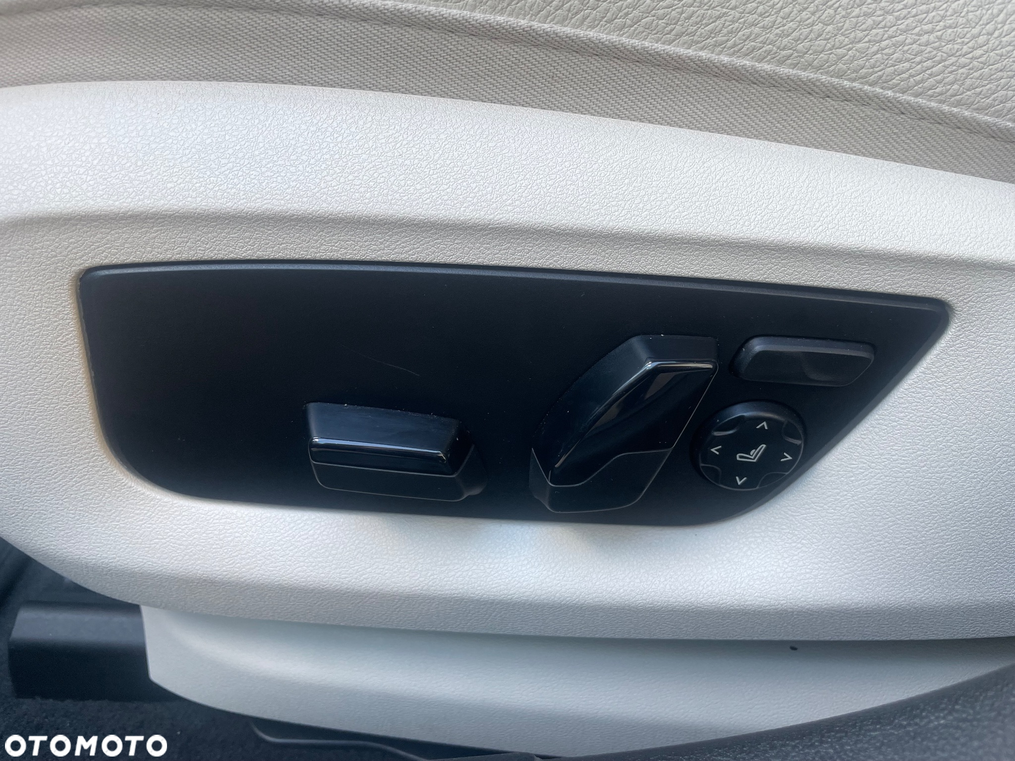 BMW Seria 5 520d Touring Luxury Line - 12