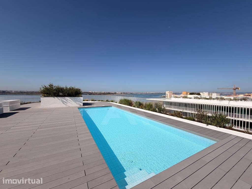 Apartamento T3 no Barreiro com vista para o rio, piscina e garagem - Grande imagem: 2/42