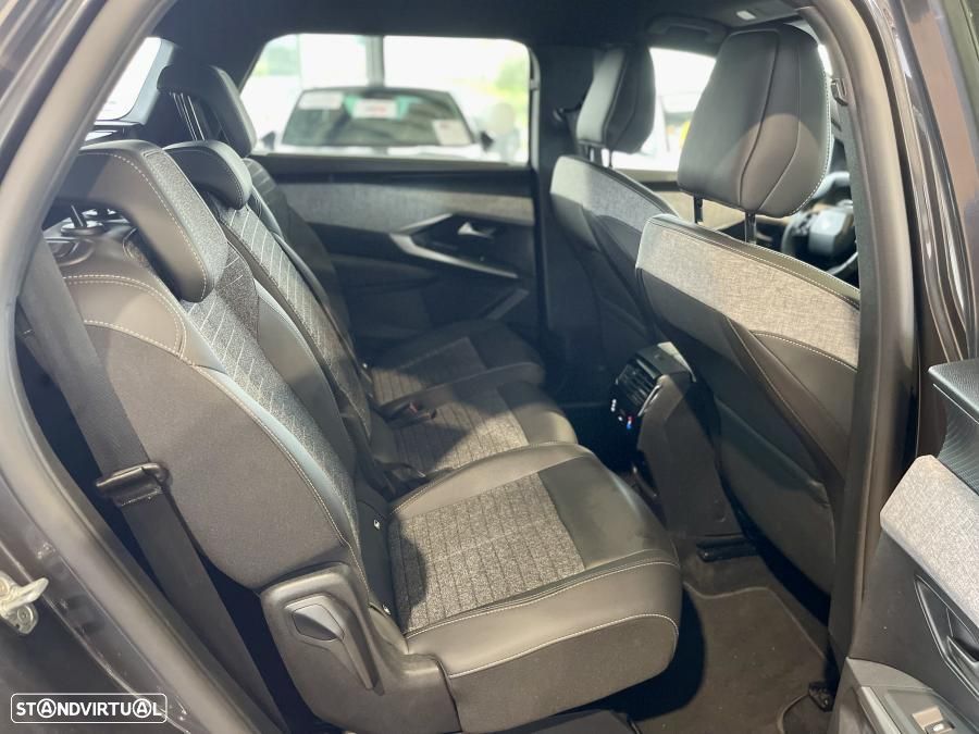 Peugeot 5008 1.2 Hybrid Allure e-DCS6 - 29