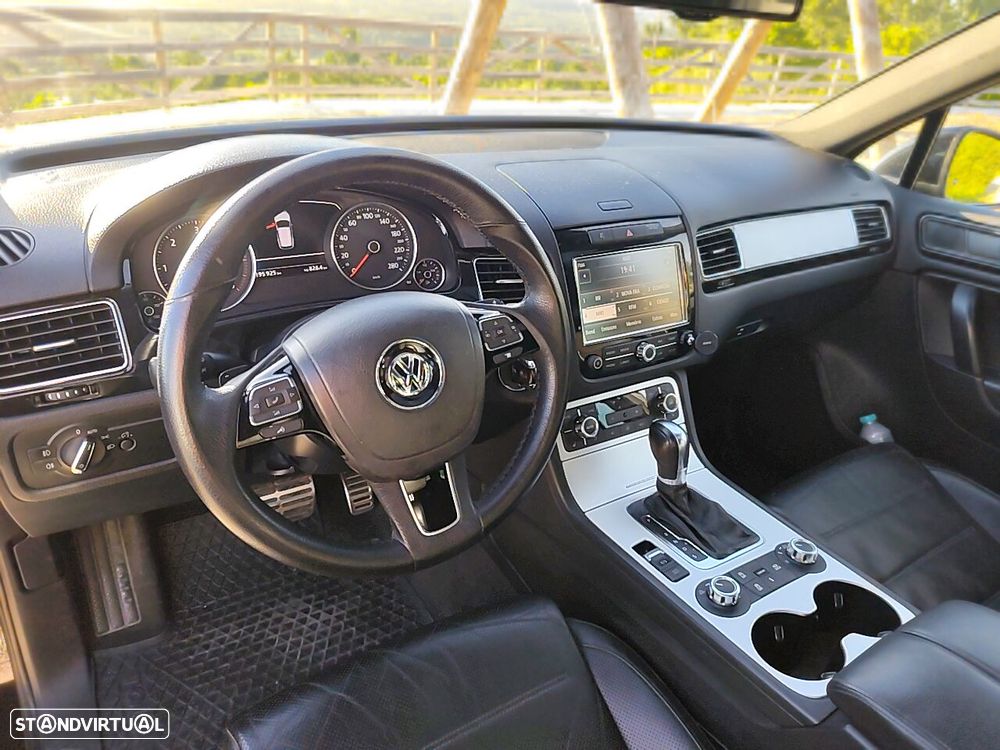 Volkswagen Touareg 3.0 TDI V6 Top Tiptronic — fotografia 19