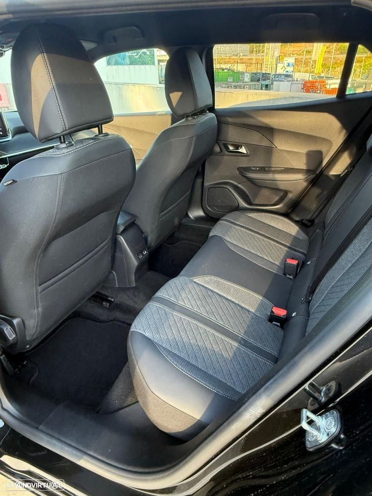 Peugeot 2008 1.2 Hybrid Allure e-DCS6 - 39