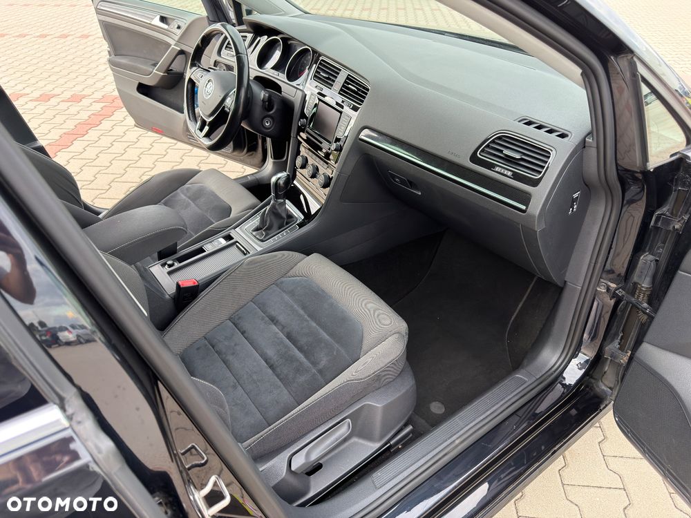 Volkswagen Golf Variant 2.0 TDI BlueMotion Technology DSG Edition - 18