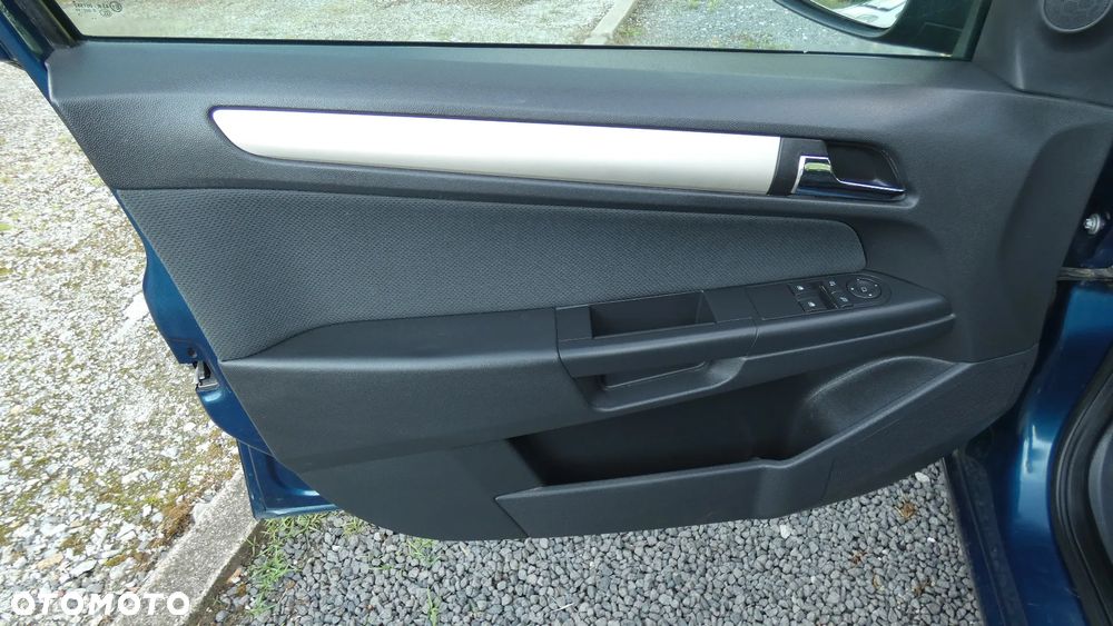 Opel Astra 1.6 Enjoy - 21