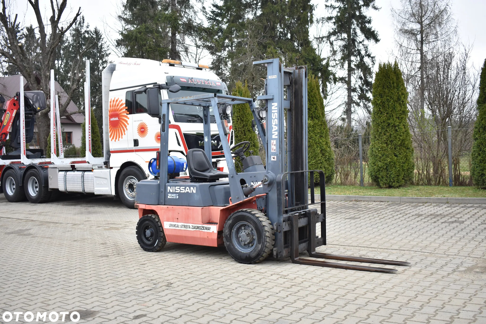 Nissan Wózek widłowy 2.5 T udźwig/ Przesów boczny/ LPG - 4
