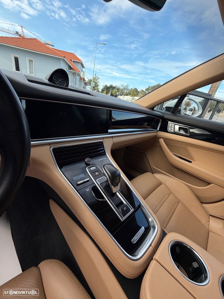 Porsche Panamera Sport Turismo 4 E-Hybrid 10 Years Edition - 14