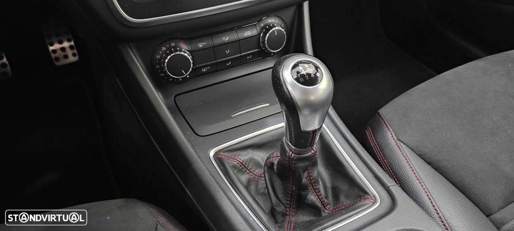 Mercedes-Benz CLA 180 CDI AMG Line - 33