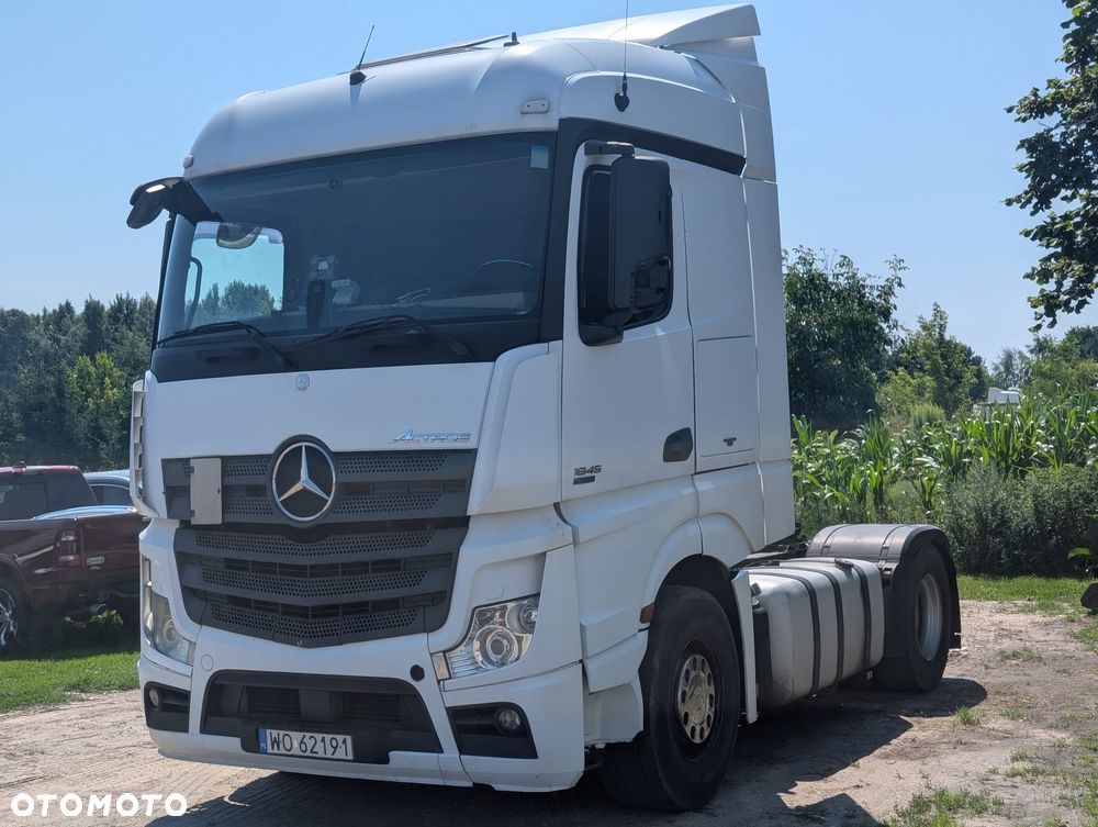 Mercedes-Benz Actros - 3