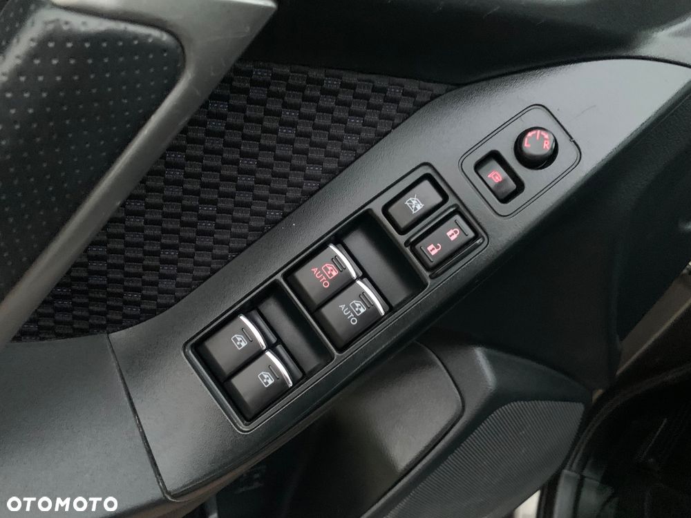 Subaru Forester 2.0i Platinum Lineartronic - 11