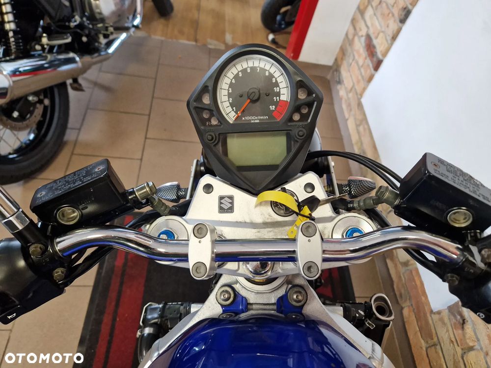 Suzuki SV - 12
