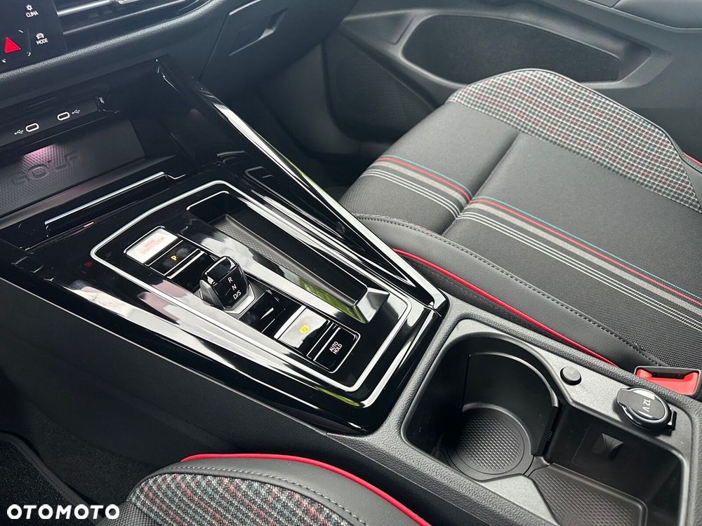 Volkswagen Golf 2.0 TSI GTI Edition 50 DSG - 21