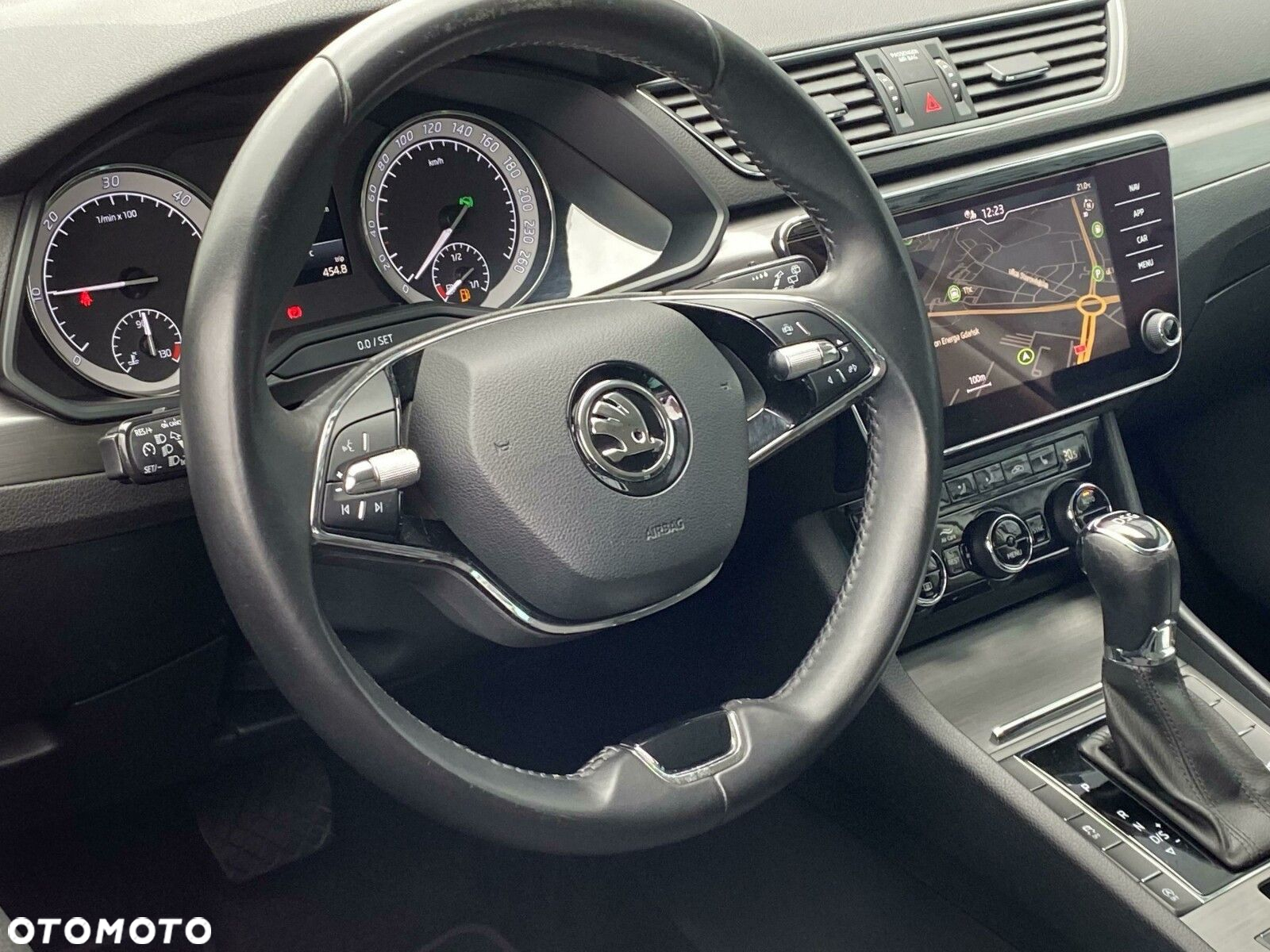 Skoda Superb 2.0 TDI SCR Style DSG - 21
